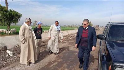 بدء أعمال رصف طريق دائري لمدينة أبوقرقاص بالمنيا