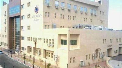 أمانة المراكز الطبية بالقاهرة تكرم مدير إدارة الجودة في مستشفى بئر العبد