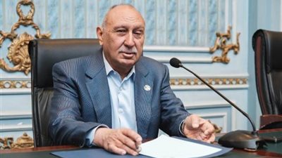 النائب أحمد عثمان يلتقي اللواء أشرف عطية محافظ أسوان للتهنئة بالعيد القومي لأسوان 