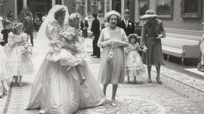 10صور نادرة للأميرة ديانا ترصد كواليس لا يعرفها أحد  (2-9)