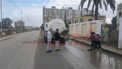 رفع مخلفات الأمطار من مدينة دسوق بكفر الشيخ