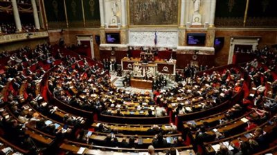 البرلمان الفرنسي يقر نهائياً مشروع القانون في شأن شهادة التلقيح