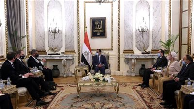 رئيس الوزراء يلتقي رئيس الدورة الـ26 لمؤتمر تغير المناخ