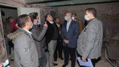 محافظ بني سويف يتفقد تأهيل عيادات التأمين الصحي بسمسطا