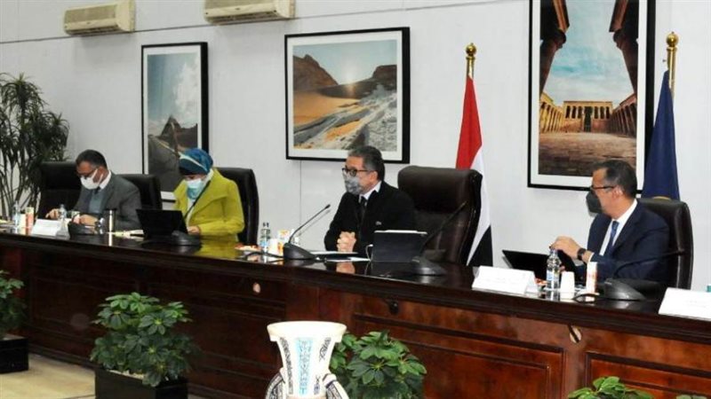 الدكتور خالد العناني