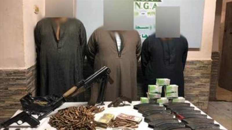 أسلحة نارية ومخدرات