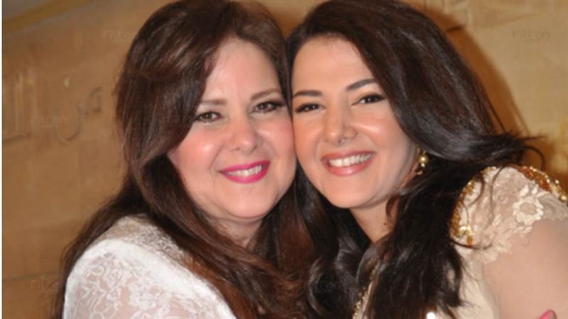 دلال عبدالعزيز ودنيا