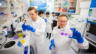 استطلاع رأي: جائحة كورونا تؤثر سلبا على أداء 25 بالمئة من الأطباء في بريطانيا