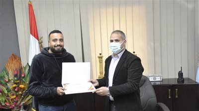 نائب محافظ أسيوط يكرم فريق عمل منظومة الشكاوى الموحدة التابعة لـ