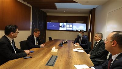 الفريق أسامة ربيع يبحث سبل التعاون المشترك مع الأمين العام لغرفة الملاحة الدولية