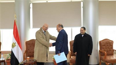 جامعة سوهاج تشارك في اجتماع المجلس الأعلى للدراسات العليا بجامعة بنها