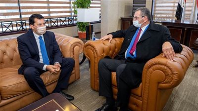 وزير الشباب والرياضة يبحث التعاون الثنائي مع أمين صندوق تحيا مصر