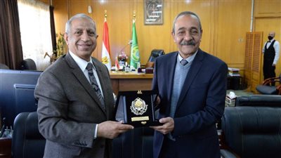 محافظ الإسماعيلية يستقبل رئيس الأكاديمية العربية للعلوم والتكنولوجيا والنقل البحرى 