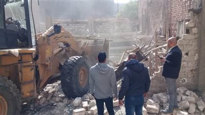 محافظ أسيوط: إزالة تعديات على أراض زراعية ومخالفات بناء بمركزي الفتح والبداري