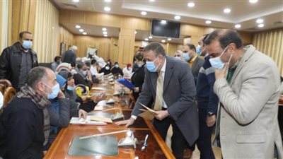 ”رد الجميل“.. تسليم مساعدات مالية ومواد غذائية لـ40 حالة إنسانية بـ