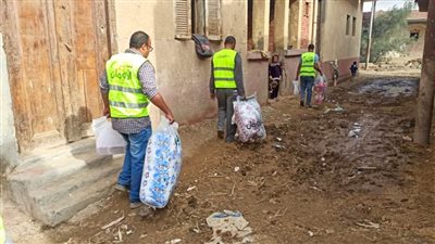 توزيع 1750 لحافا وبطانية بالقرى الأكثر احتياجا بالبحيرة