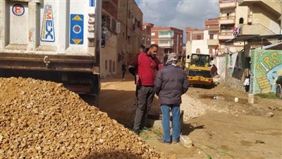 رصف عدد من الطرق بمركز ومدينة القصاصين بالإسماعيلية