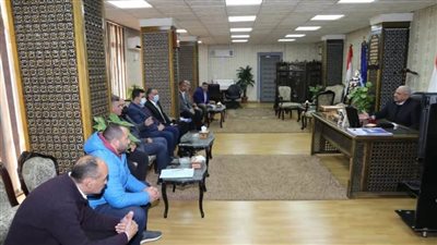 محافظ السويس يستقبل وفد شركة الاستادات القابضة