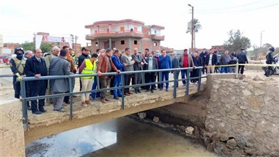 محافظ البحيرة يتفقد مشروع تبطين ترعة الضاهري الشرقي بإيتاي البارود