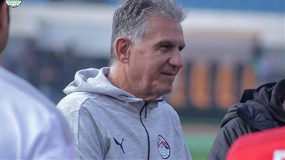 كيروش يمنع لاعبي المنتخب من التقاط الصور التذكارية مع الجماهير