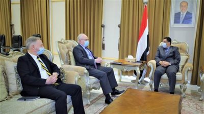 وزير الخارجية اليمني يبحث مع المبعوث الأمريكي العدوان الحوثي المستمر ضد المدنيين