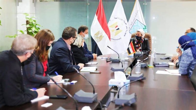 وزيرة البيئة