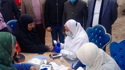 توقيع الكشف على ٧٣٢ مواطنا من مرضى العيون مجانا بالبحيرة