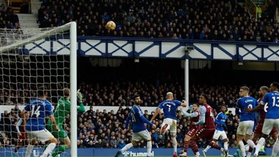 أستون فيلا يفوز على إيفرتون بهدف نظيف في البريميرليج