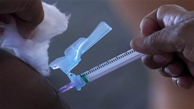 دراسة: 12 شخصا نشروا ثلثي المعلومات حول ضرر اللقاحات في العالم