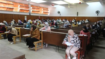 رئيس جامعة المنصورة يتفقد امتحانات الفصل الدراسي الأول | صور