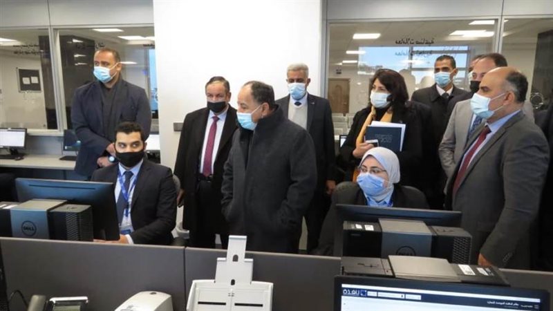 وزير المالية خلال