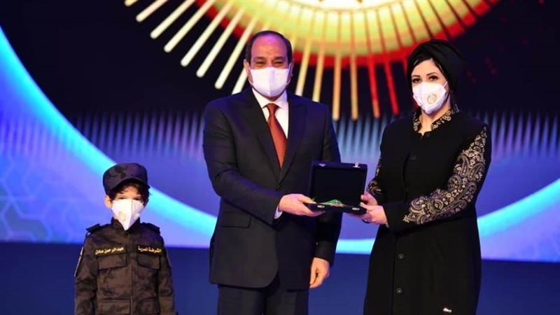 الرئيس السيسي يشهد