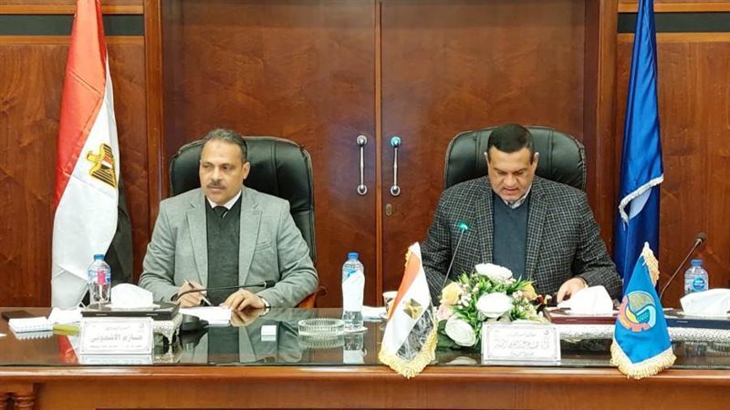 محافظ البحيرة يترأس