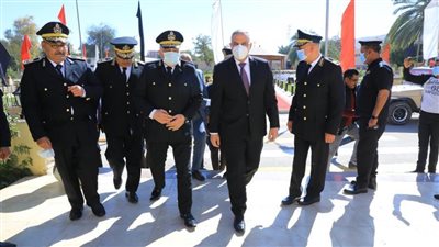 وضع أكاليل من الزهور بسوهاج على النصب التذكاري لشهداء الشرطة  