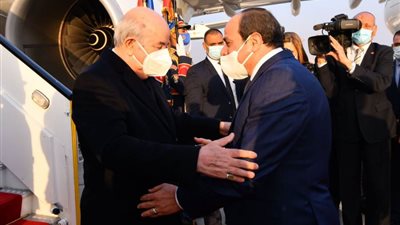 خبير اقتصادي جزائري: زيارة تبون إلى مصر تفتح آفاقا جديدة لتحقيق التنمية المشتركة