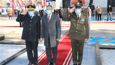 احتفالاً بالذكرى الــ 70..محافظ المنوفية يضع إكليل الزهور على نصب شهداء الشرطة