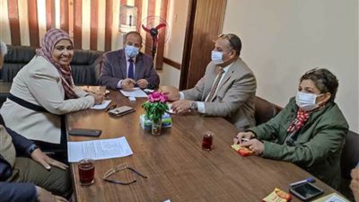 وكيل تعليم قنا: تشكيل لجنة لمراجعة مخازن المتعهدين للتغذية المدرسية