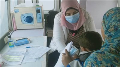 الكشف علي ١٩٠٠ مواطن  من أبو جريش ضمن فعاليات القافلة الطبية المجانية بالإسماعيلية