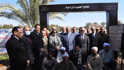 رئيس جامعة أسيوط يفتتح مجمع صوب كلية الزراعة