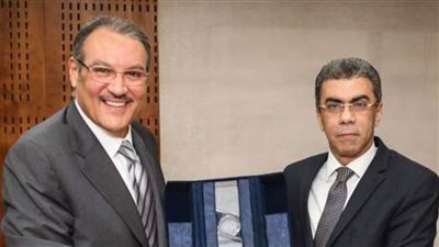 السفير السعودي ناعيًا ياسر رزق: أحزنني رحيله وكان مفكرًا امتهن الصحافة