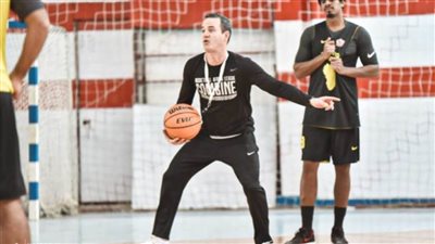 فويجت يستبدل لاعبين من قائمة الأجانب قبل مونديال السلة