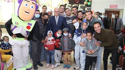 طلاب من أجل مصر بجامعة سوهاج تنظم زيارة لمعهد الاورام