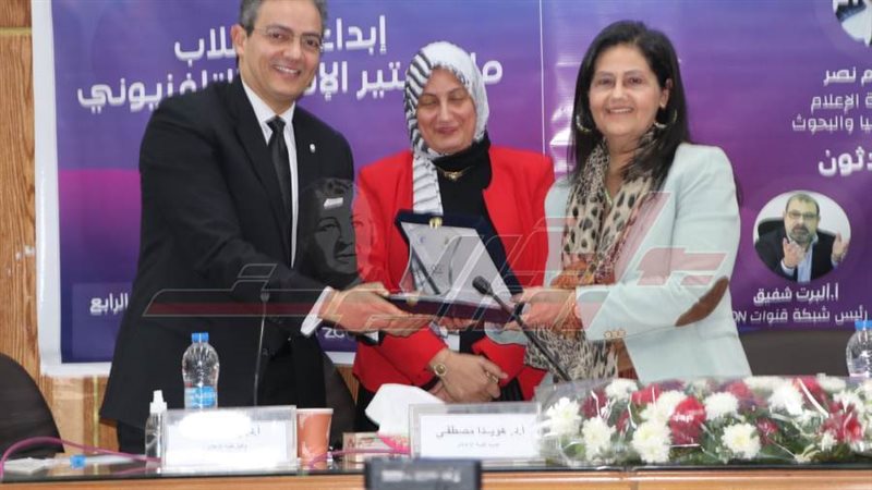 خلال التكريم