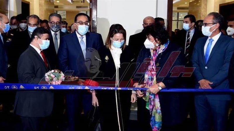 رئيس الوزراء بمعرض