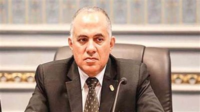 وزير الري يبحث مع مدير مكتب برنامج الغذاء العالمي سبل تعزيز التعاون بين الجانبين