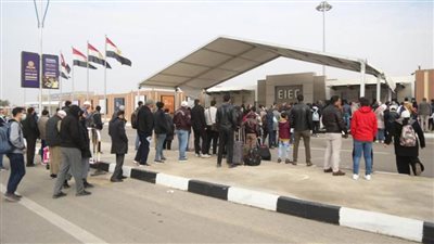 حضور جماهيري لافت بأول أيام الدورة ال53 من معرض القاهرة الدولي للكتاب