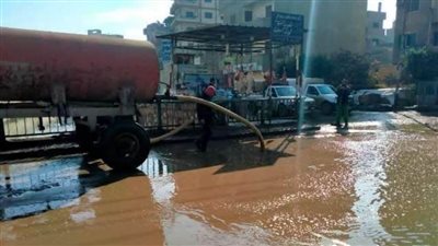 انتشار معدات شفط وكسح مياه الأمطار وإزالة آثاره من الشوارع بالشرقية