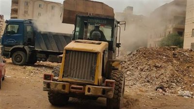 محافظة الجيزة: رفع ٩٠٠ طن مخلفات ورتش من قطع أراضي فضاء بحدائق الأهرام