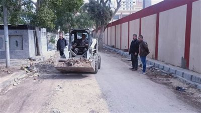 حي ثان الإسماعيلية يقوم بتنفيذ حملة مكبرة لرفع كفاءة وتطوير المقابر بمنطقة الشهداء