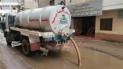 ساطور: مستمرون في رفع مياه الأمطار من شوارع بيلا في كفر الشيخ